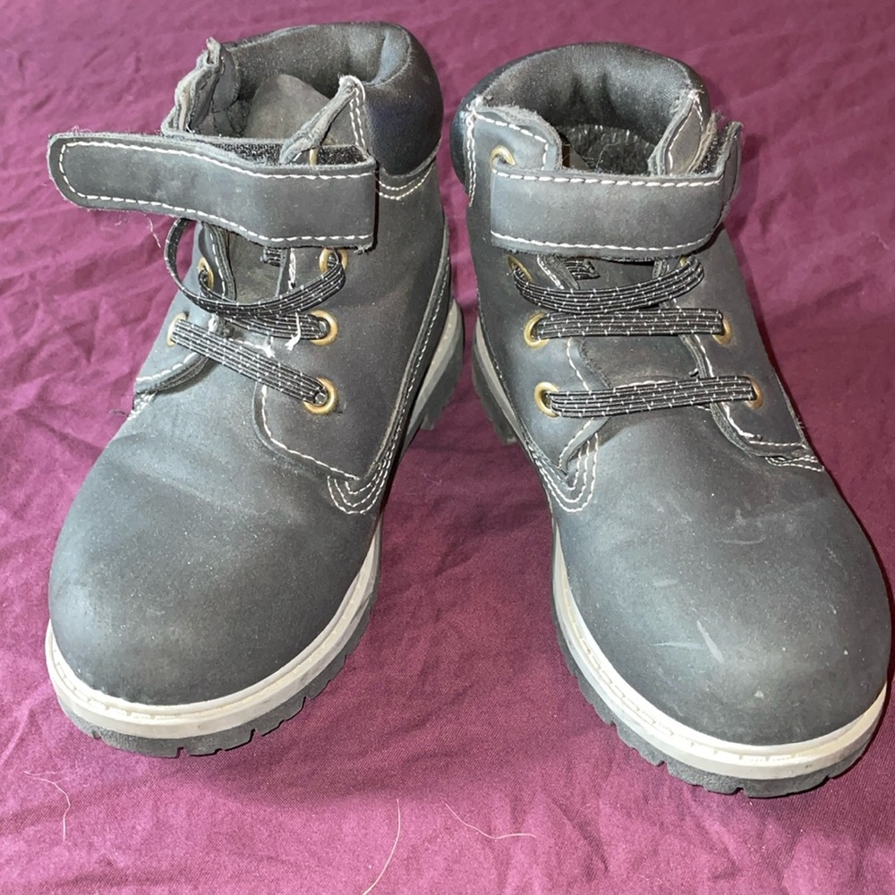 Wonder nation black toddler boots gently used size 8